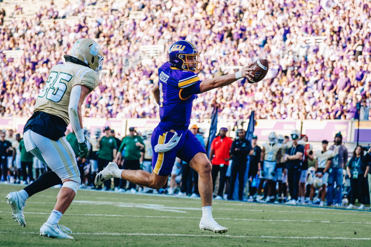 StephenIgoe's tweet image. Trying not to be a prisoner of the moment, but these have to rank up there with best all-time ECU uni combo, right?

📸: @sbe5