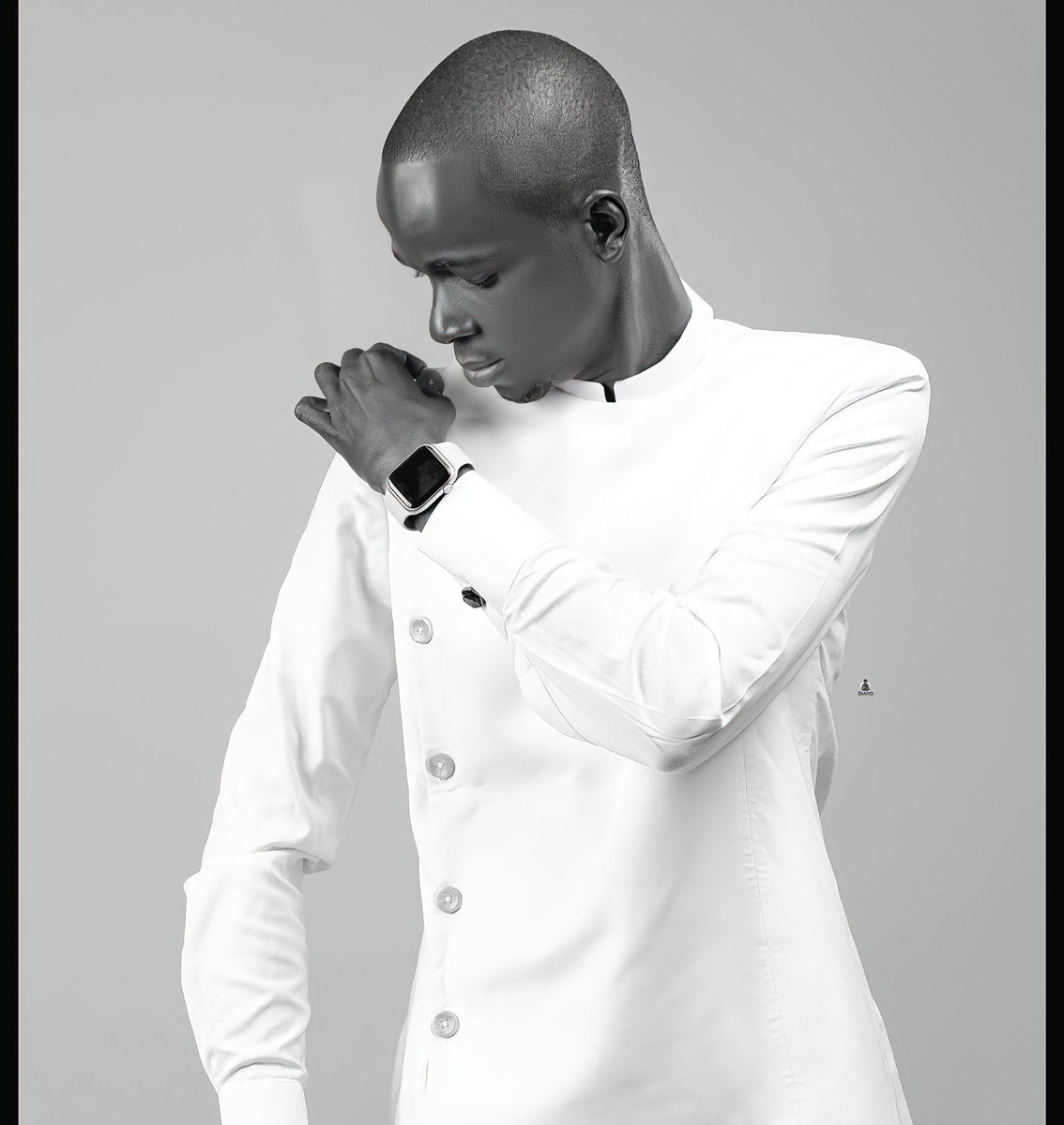 𝗟𝗮 𝗽𝗹𝘂𝗽𝗮𝗿𝘁 𝗱𝗲𝘀 𝗴𝗲𝗻𝘀 𝘀𝗼𝗻𝘁 𝗱𝗮𝗻𝘀 𝗹𝗲 𝘀𝘂𝗶𝘃𝗶𝘀𝗺𝗲 𝘀𝘂𝗿 𝗹𝗲𝘀 𝗿𝗲́𝘀𝗲𝗮𝘂𝘅 𝘀𝗼𝗰𝗶𝗮𝘂𝘅...

C’est devenu la norme.

Quand tu publies quelque chose, les gens ne réagissent pas immédiatement.

Ils scrutent d’abord les réactions des autres.

Ils