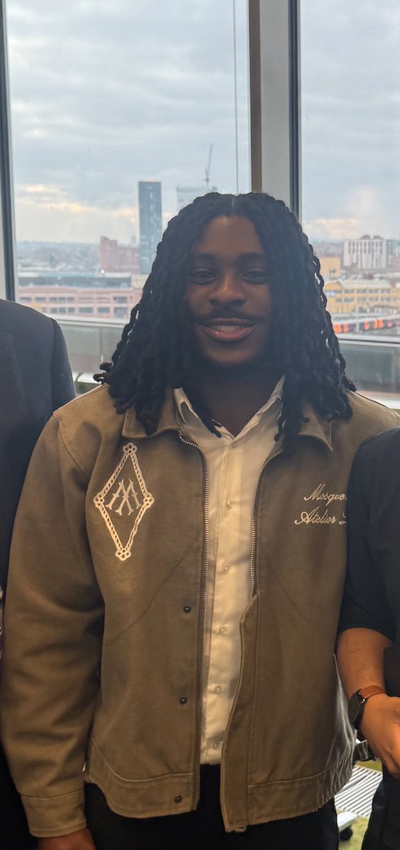 Qozrt's tweet photo. Humbly I think I got top 10 dreads in the UK chat, strand for strand who rly fw ya boa https://t.co/v2gE3ZLZEw