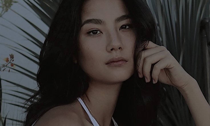 ST4RG4ZXNG's tweet photo. 𝐒𝐄 𝐁𝐔𝐒𝐂𝐀, 𝐒𝐄 𝐁𝐔𝐒𝐂𝐀.
▷ Nombre opcional: Priya. 
▷ fc opcional: Adeline Rudolph.
▷ Marchante de arte.
▷ 28 años.

Vietnamita. Amiga de la infancia de Siena. Metida en el mundo del arte por su familia. Detallista y creativa. 

+ info md https://t.co/g1FzPRN3R2