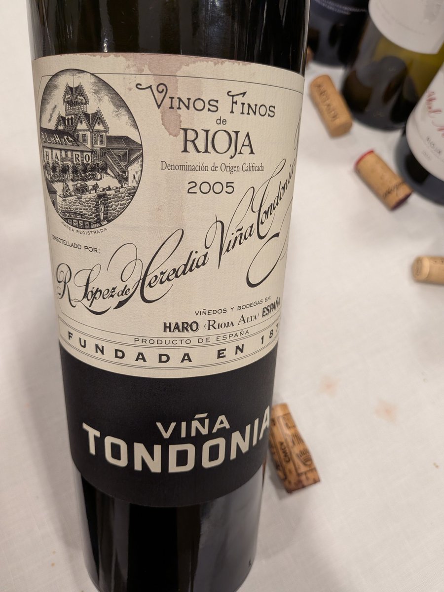 La no sorpresa de la cata de los vinos de Rioja. Una obra de arte sin discusión. 

Viña Tondonia 2005 Magnum