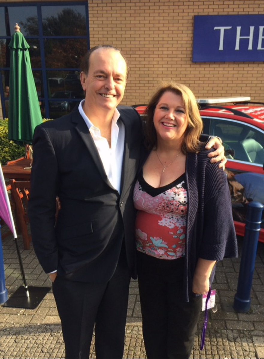 I was lucky enough to meet Quentin Willson many years ago at a driving instructor conference where he did a great and informative presentation. He was very really nice to chat too afterwards. 
Sad to hear of his passing today R.I.P. 😢