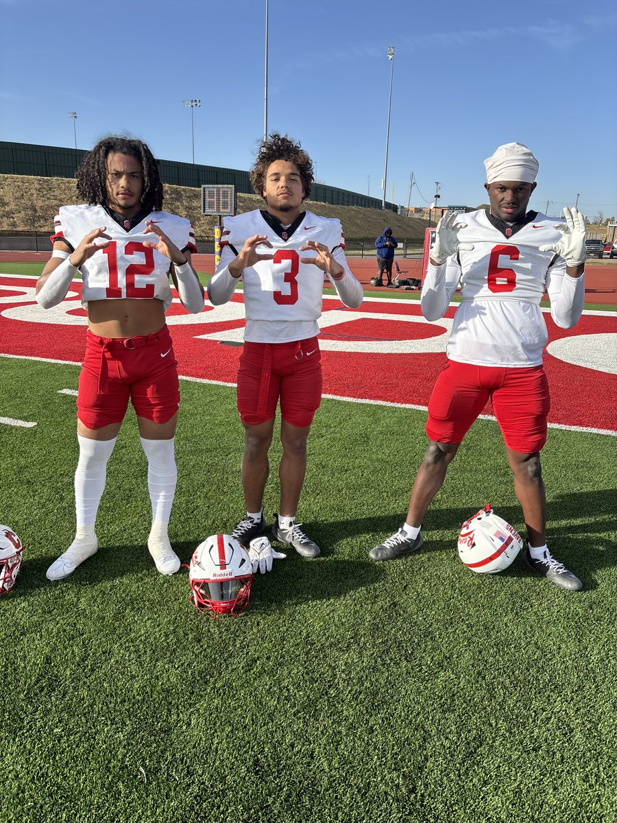 TheTayCline's tweet photo. We da best in da Nation!!!! @robertdealjr1 @DaMareWilliams3 https://t.co/jiYGbJPG7x