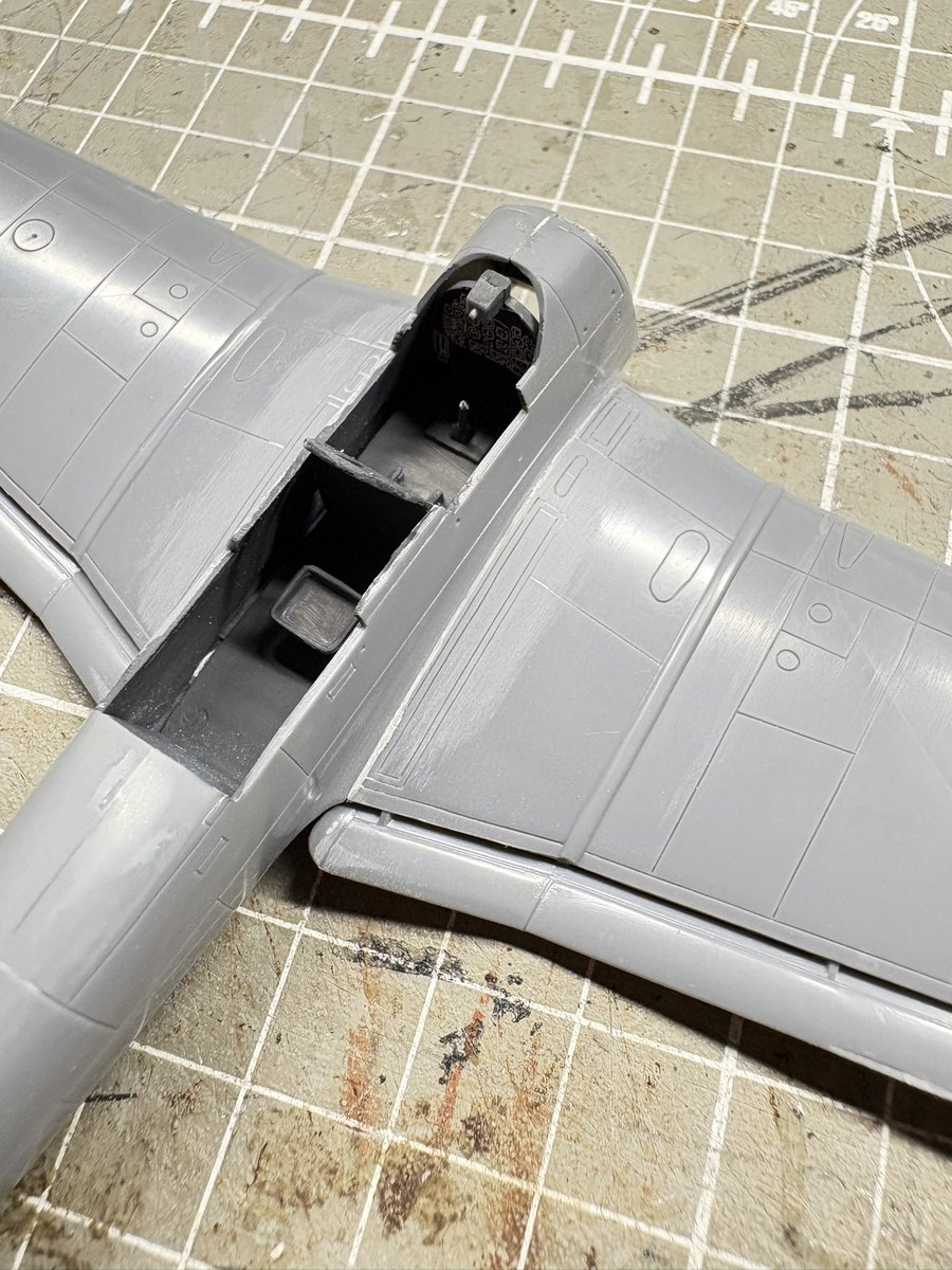 No niestety, „lego” to nie jest. Zabawy z junkersem ciąg dalszy. 
#ttmodelarze
#belferskleja