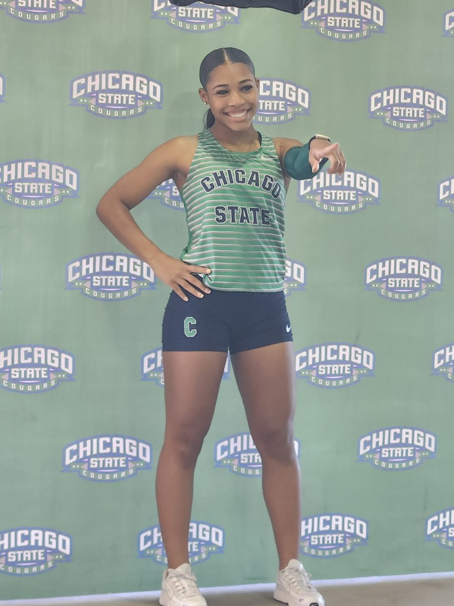 Thank you <a href="/CoachKTrack/">Katrina Brumfield 🤍</a> for giving me opportunity to visit Chicago State University 💚🖤🤍