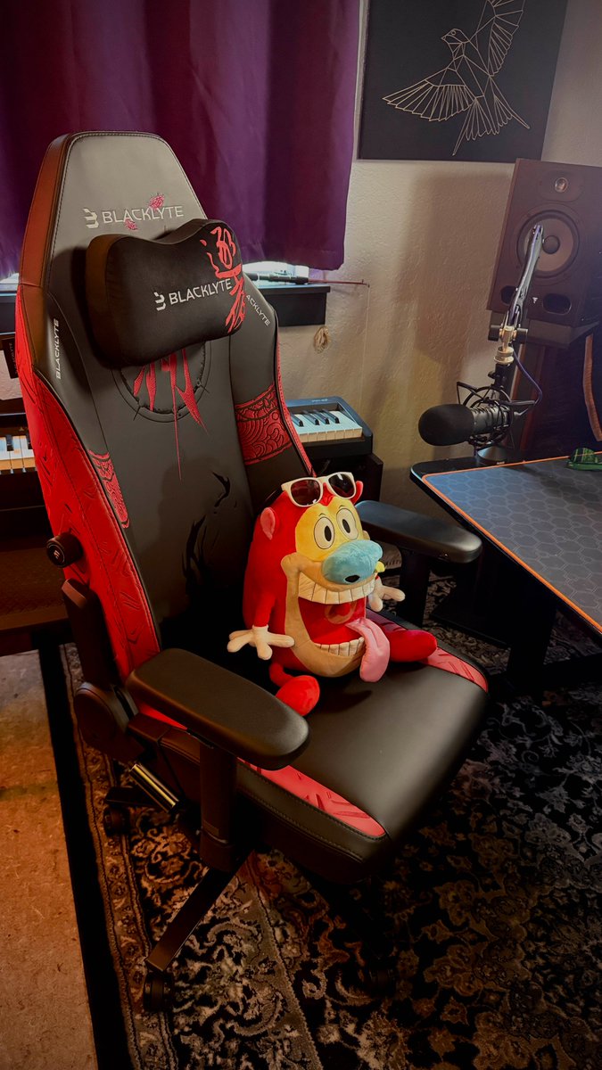First drift w/the Blacklyte Wuchang Edition chair! Half-built out of the box, zero issues, smoother than <a href="/secretlabchairs/">Secretlab</a> 👀

5+ hrs of GOA trance, new rig, new angles, pure flow.
Full review soon. FYI, <a href="/GoBlacklyte/">Blacklyte</a> Black Friday sale beats my GREI15 code.

🐾🖤Stimpy approved