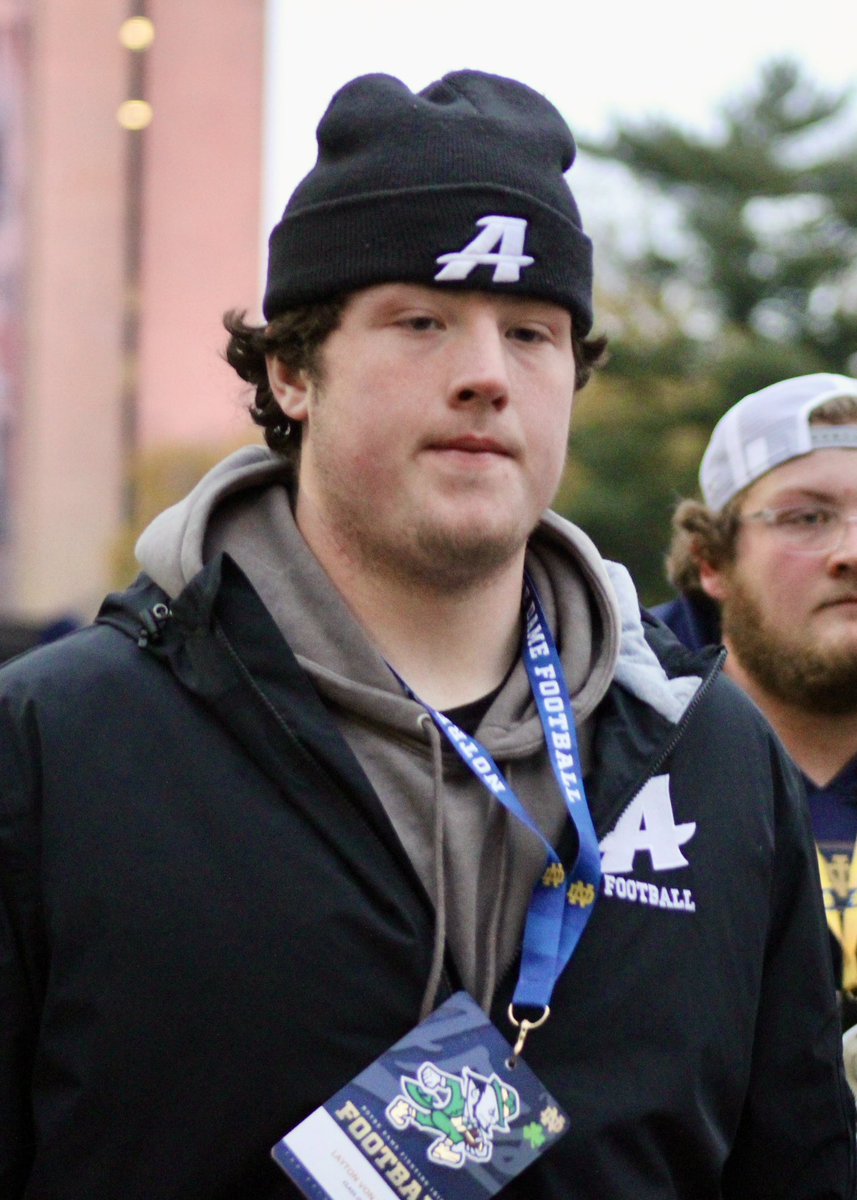 2027 four-star OT and former Penn State commit Layton von Brandt is visiting Notre Dame on Saturday ☘️

The Middletown (Del.) Appoquinimink product ranks No. 44 NATL and No. 6 OT in his class‼️

on3.com/teams/notre-da…