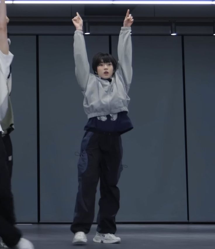 loveswichu's tweet image. I&apos;m gonna start crying, saku was so small 😭