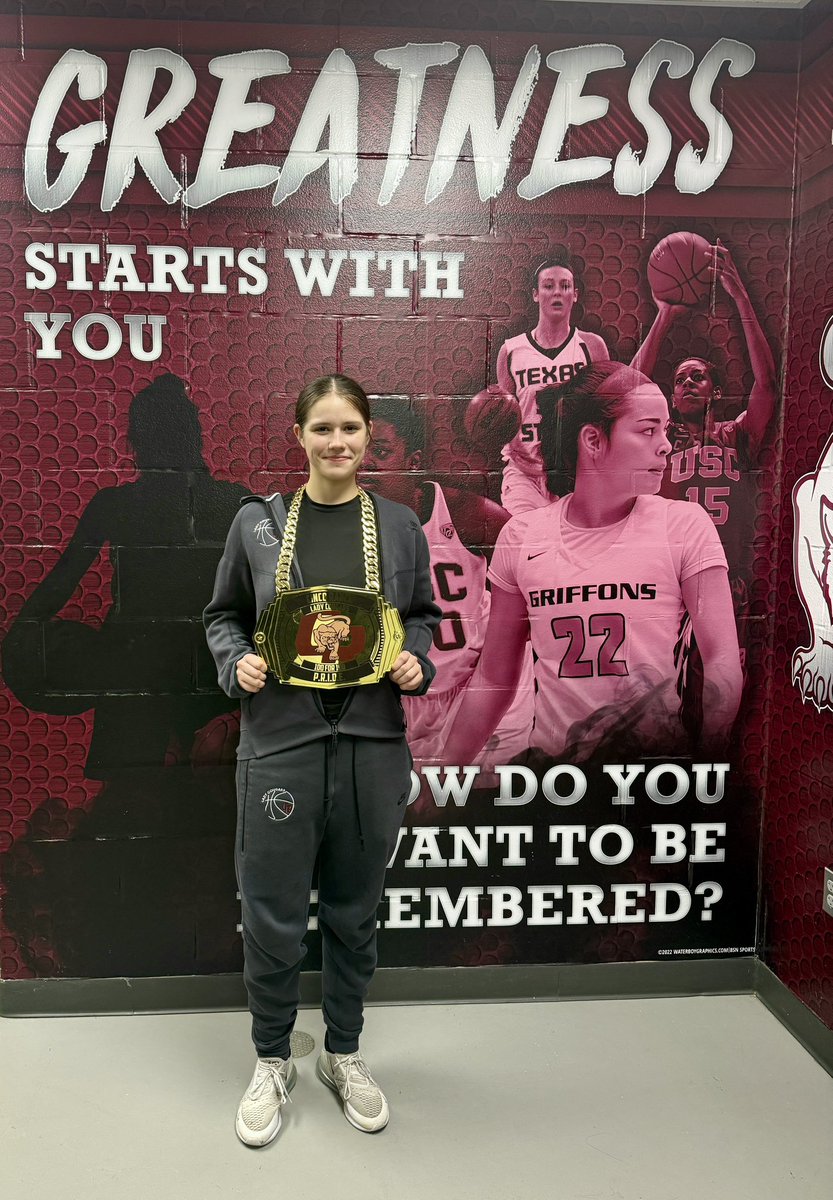 CincoGirlsHoops's tweet photo. 🚨PLAYER OF THE GAME🚨

Mila Smith created chaos defensively by causing turnovers and securing rebounds. Her energy was also unmatched! Way to go, Mila! 👏🏼

#playerofthegame #earneverything
 #100for100 #cpoe 
@CincoAthletics @ChrisDudley40 @kaye1332 https://t.co/jXjsC9af3J