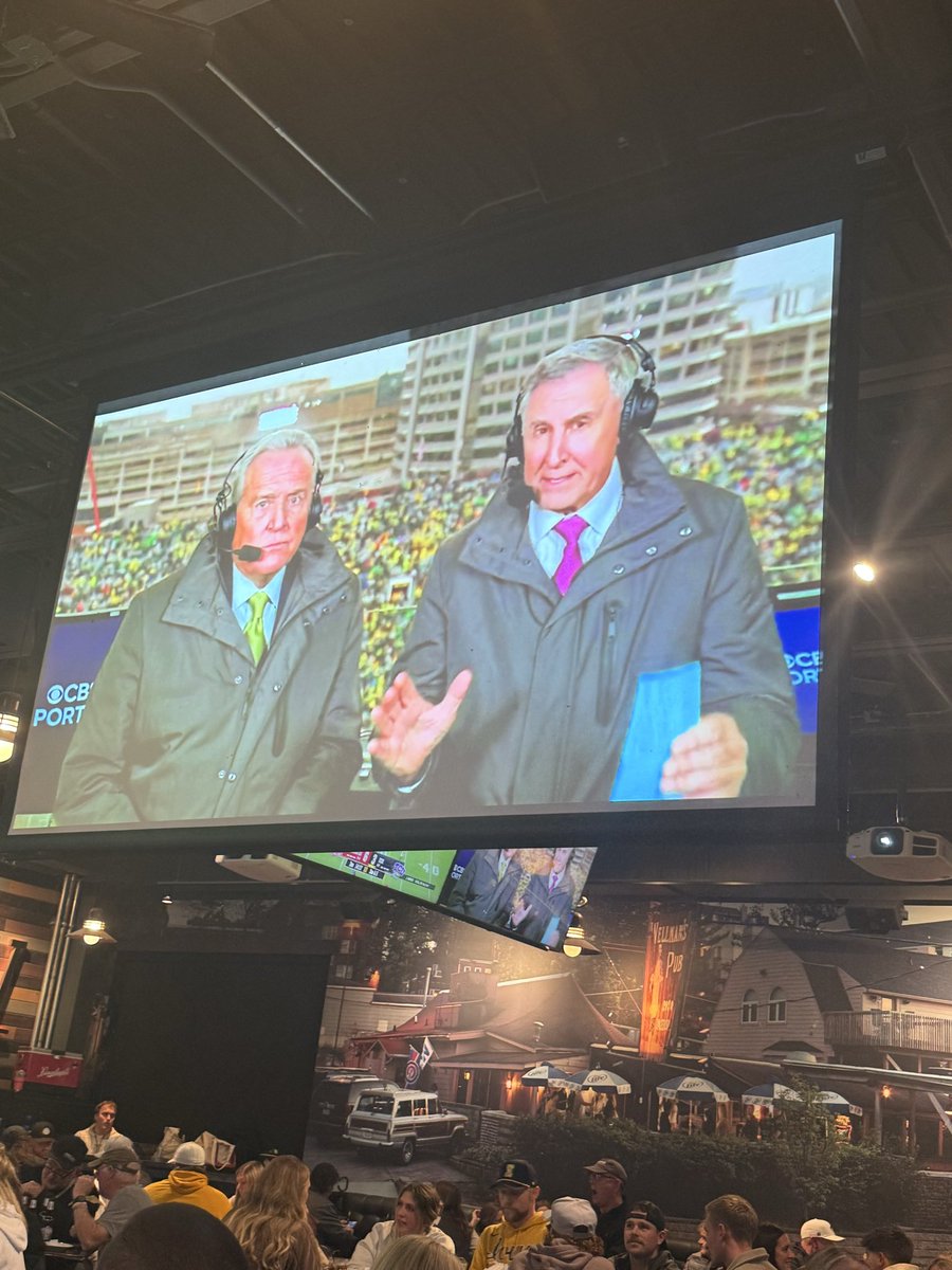 TallBldGuy's tweet image. “We could’ve been in Florida. But our employer hates us”