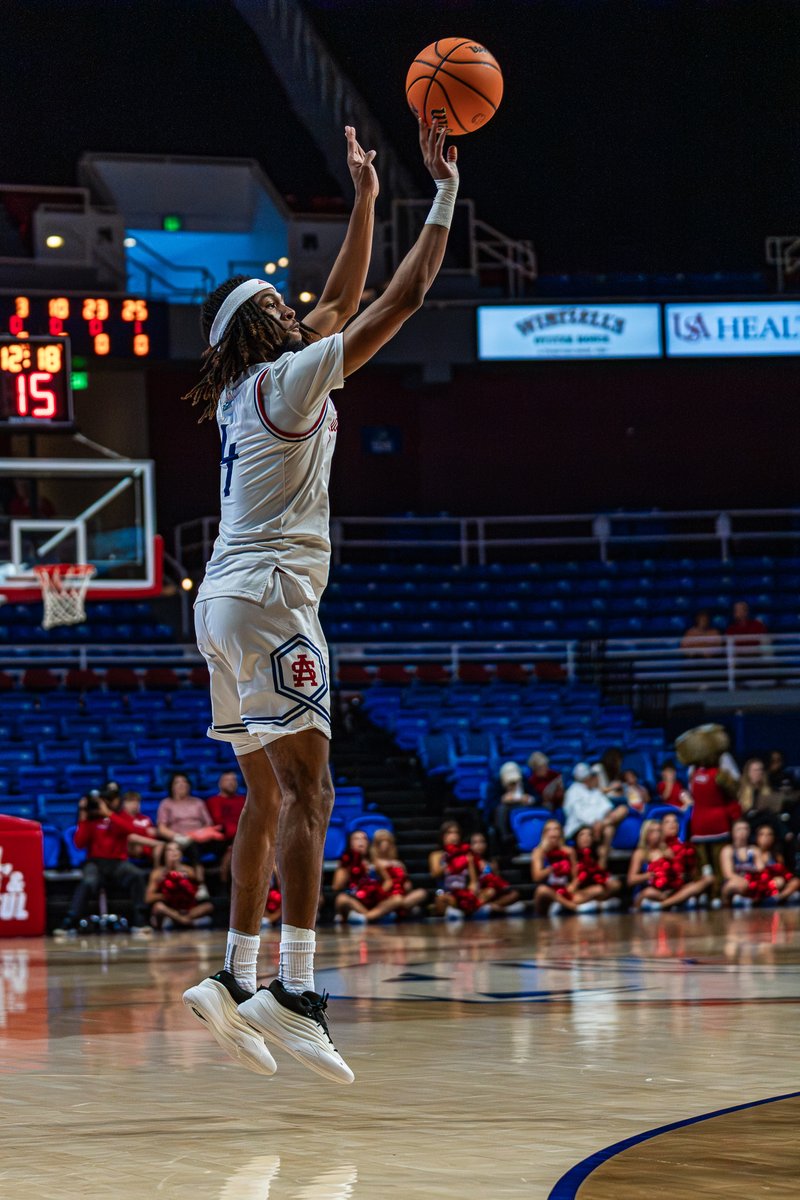 SouthAlabamaMBB's tweet image. Whole squad eating 🍽️

@ThatBoyHantz: 17pts 
@JaydenTCoop: 15pts
@15Hawthorne: 13pts
@therealbradyboy: 11pts
@Chaze_2: 10pts 
@peyton_law2: 10pts

#LSF | #BurnTheBoats