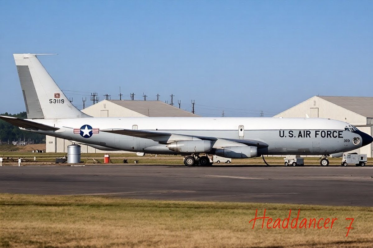 headdancer7's tweet image. #119の日 横田基地 NKC-135A
RADC AFSC 55-3119、
November 11th 1972、
全体を200ミリで、機首アップは、
200ミリレンズに、テレコン3倍
使ってます。