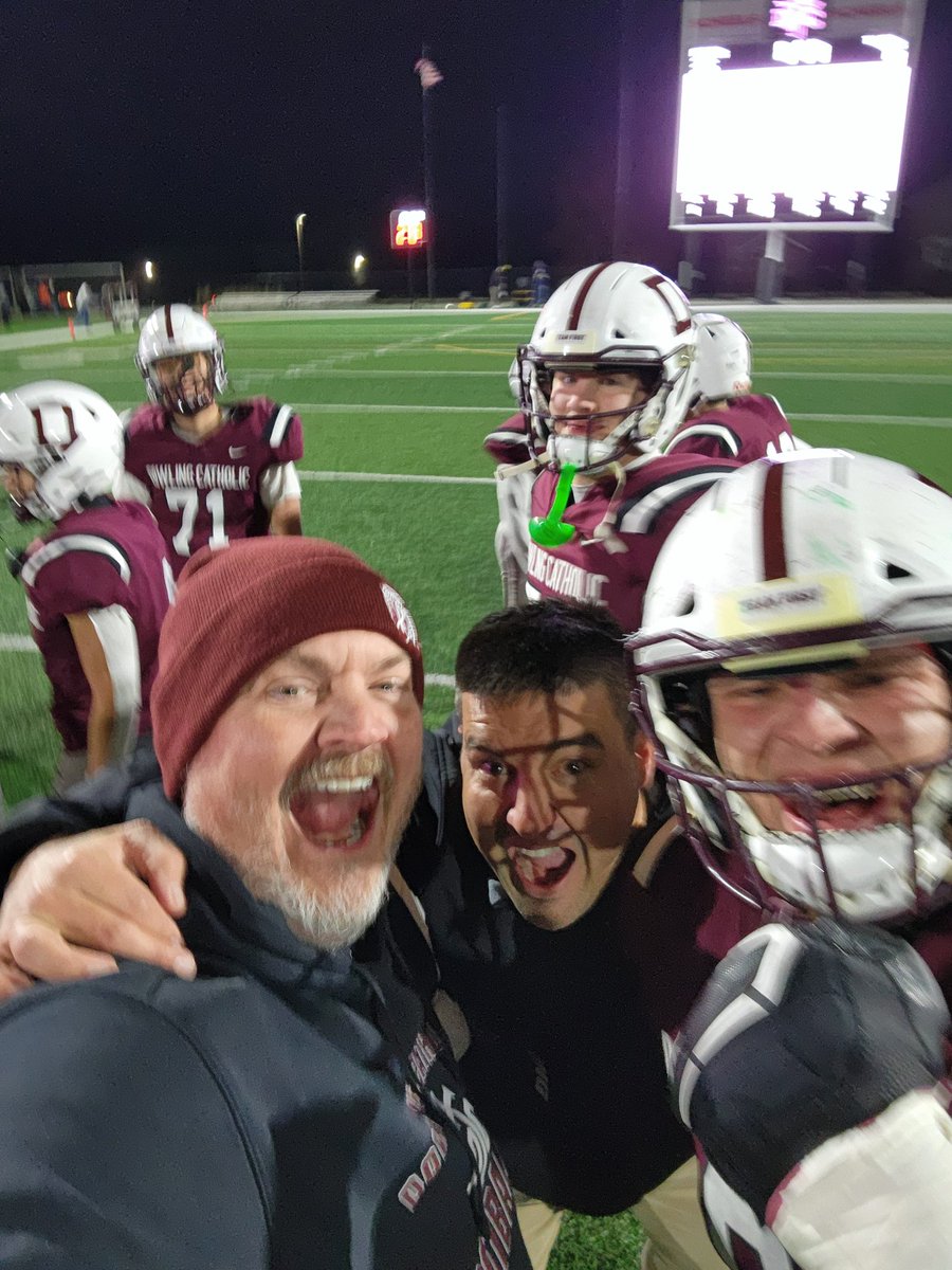 CoachBumHutzel's tweet image. Great time at Mediacom Stadium last night. This team loves to play the game and fight for each other. See you next Friday in the dome!  #TeamFirst