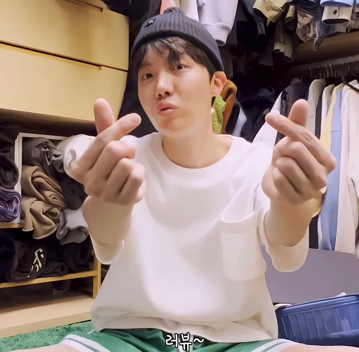 I vote for #jhope at #2025MAMAVOTE