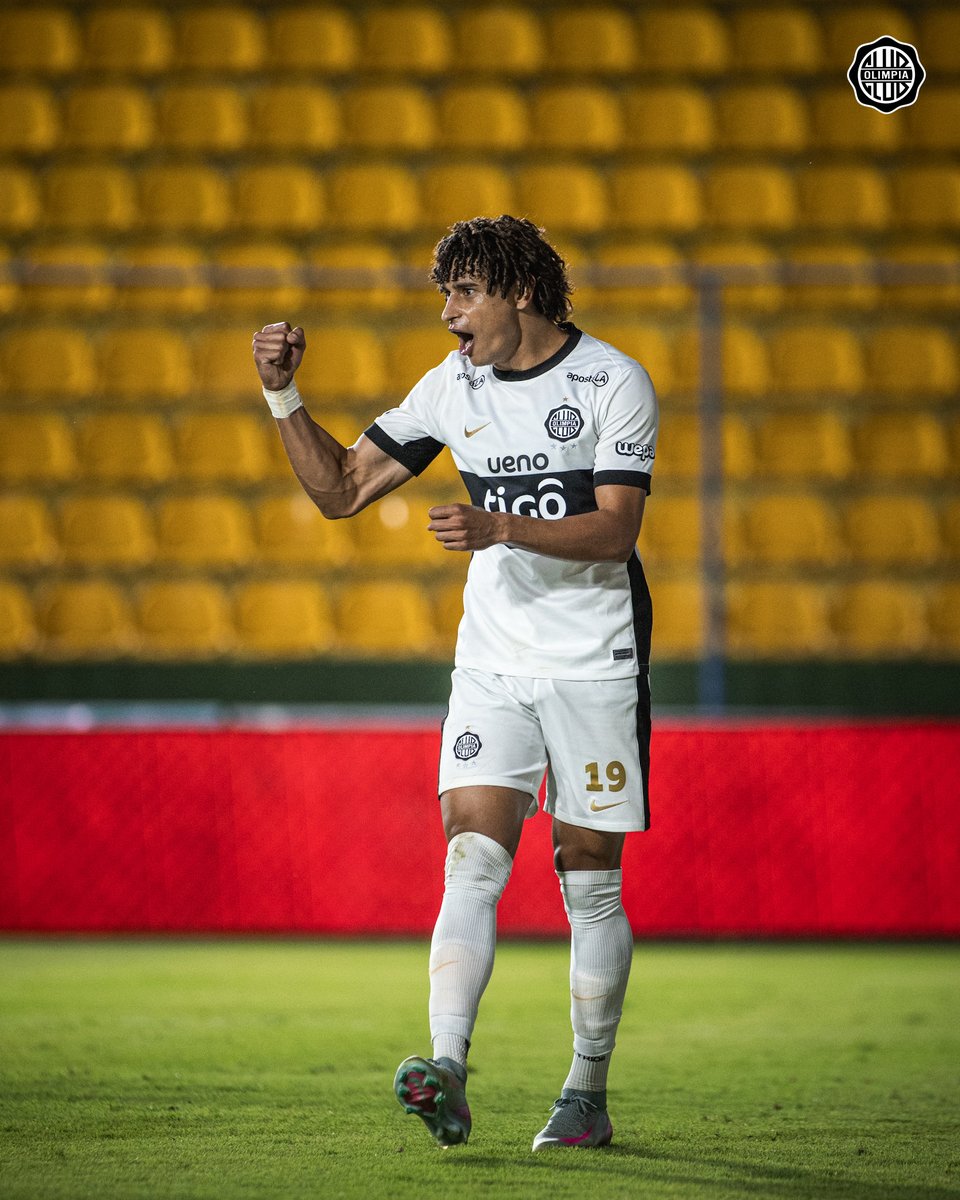 💪🏻

ADRIÁN ALCARAZ.