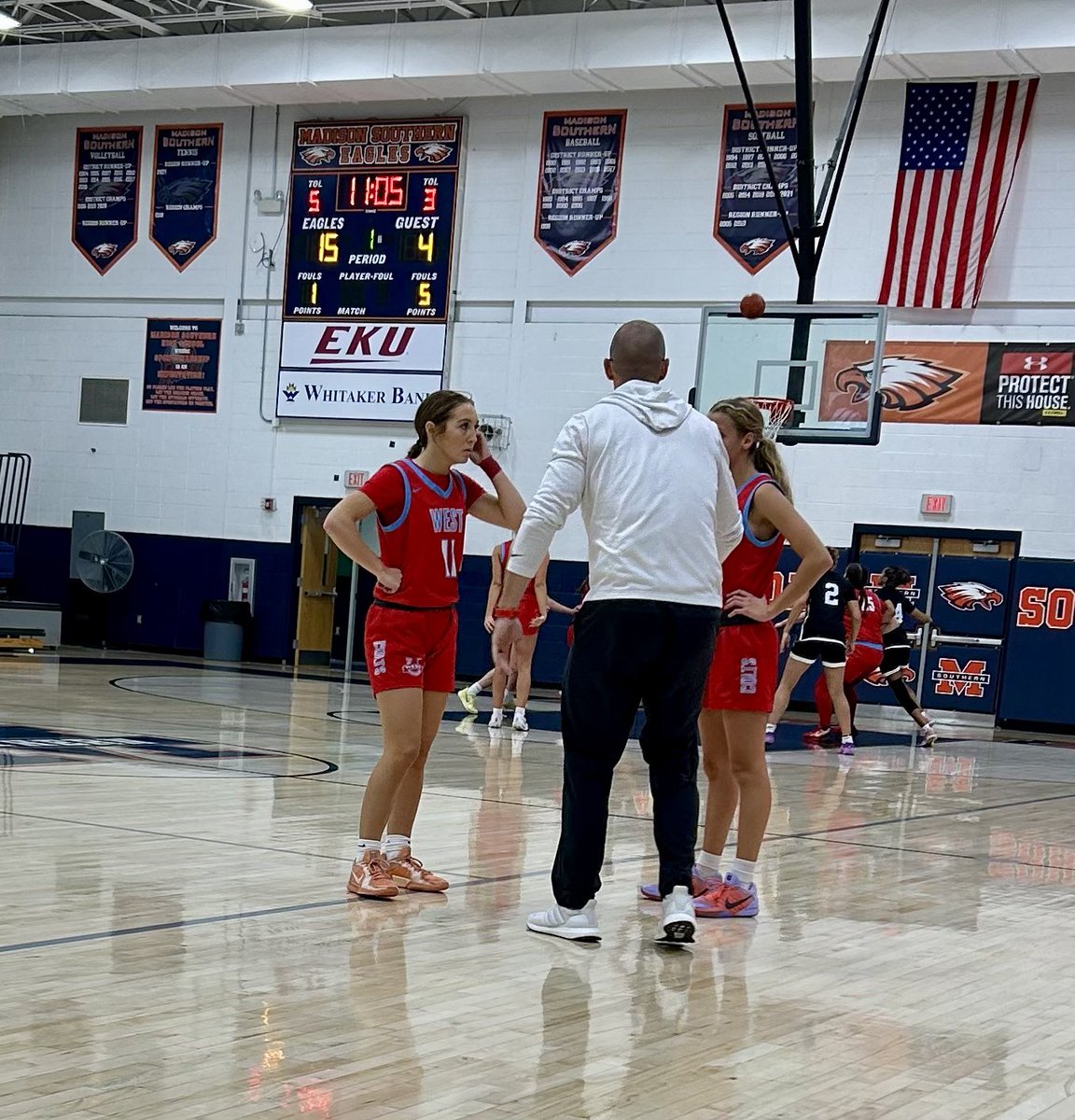 WJHS_LadyHoops's tweet photo. Great First Scrimmage of the Season vs Henry Clay for Both Varsity and JV. Go COLTS π΄
#WereNotDone https://t.co/YIOtj4uUKm
