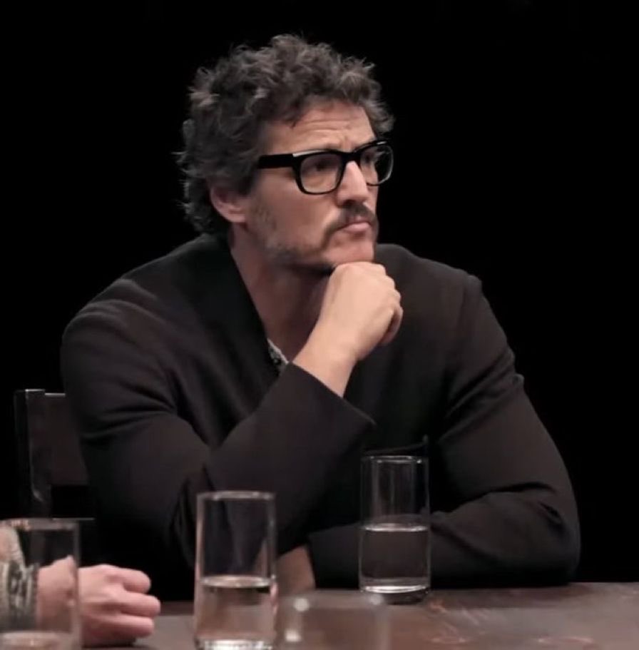 yapperpascal's tweet image. he’s the hottest, sexiest, most handsome man to ever walk this earth. like no one’s ever done it like him