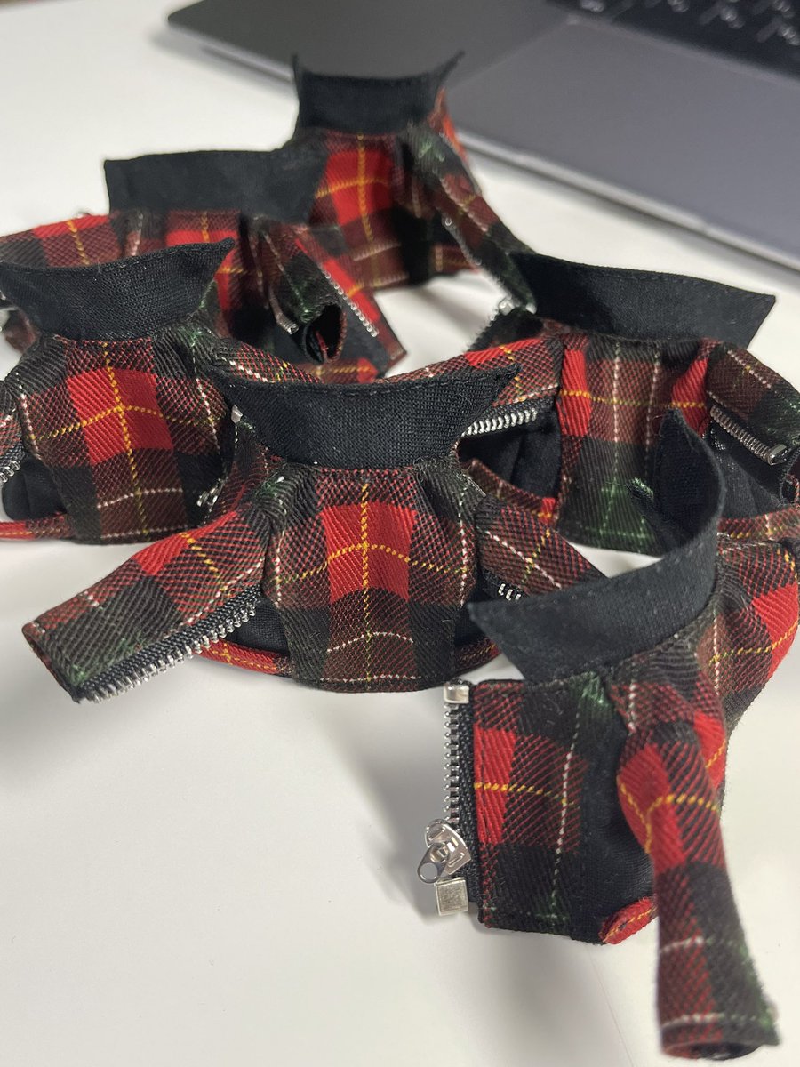 AKG
4F A41.42
よろしくお願い致します🙇

朝活
ライダース…やはりファスナー苦手です。
B級品として頒布させて頂きますm(__)m

#オビツ11 
#オビツろいど #ねんどろいど