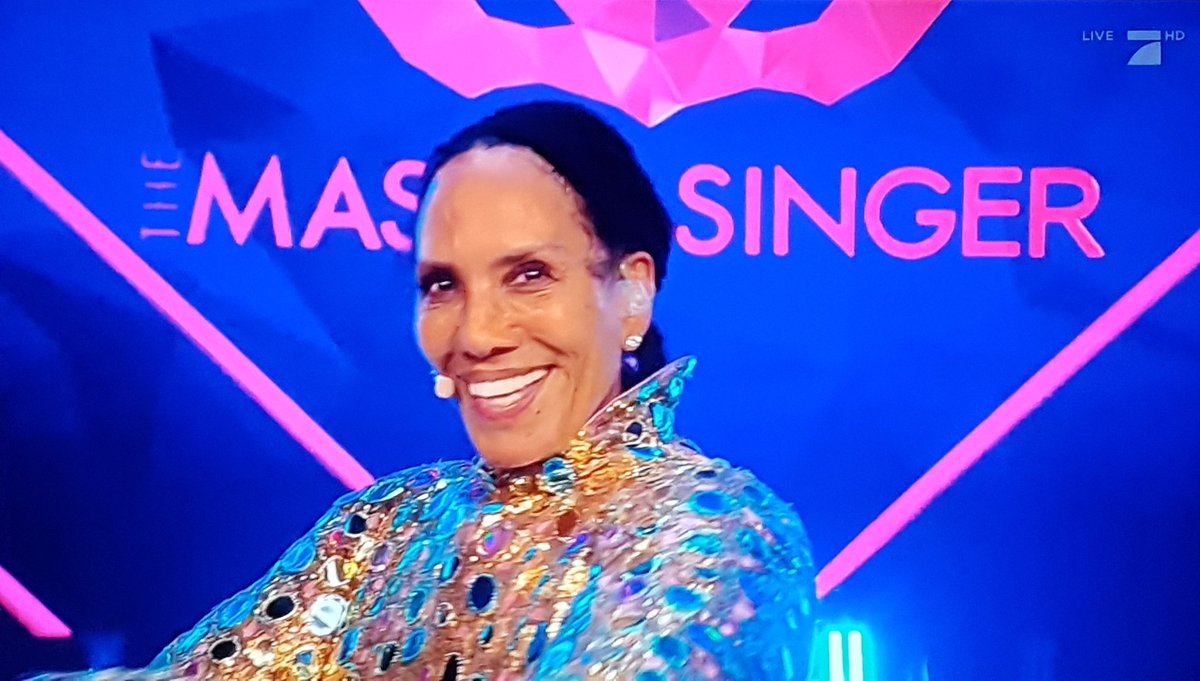 IamIllgner's tweet image. Im "Smiley" war tatsächlich Barbara Becker. #MaskedSinger