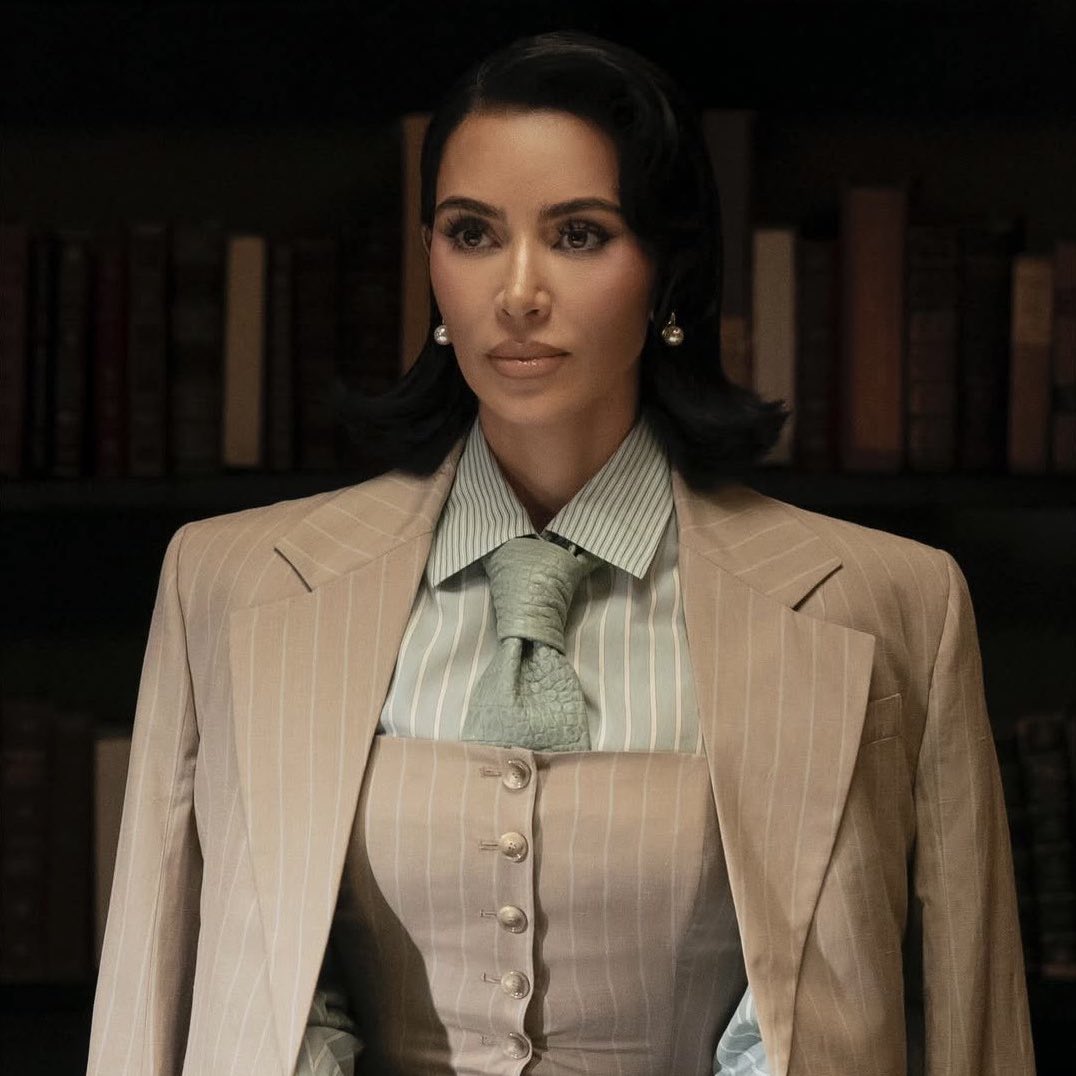 DropPopNet's tweet image. Kim Kardashian reportedly scores an ‘F’ on the California bar exam.