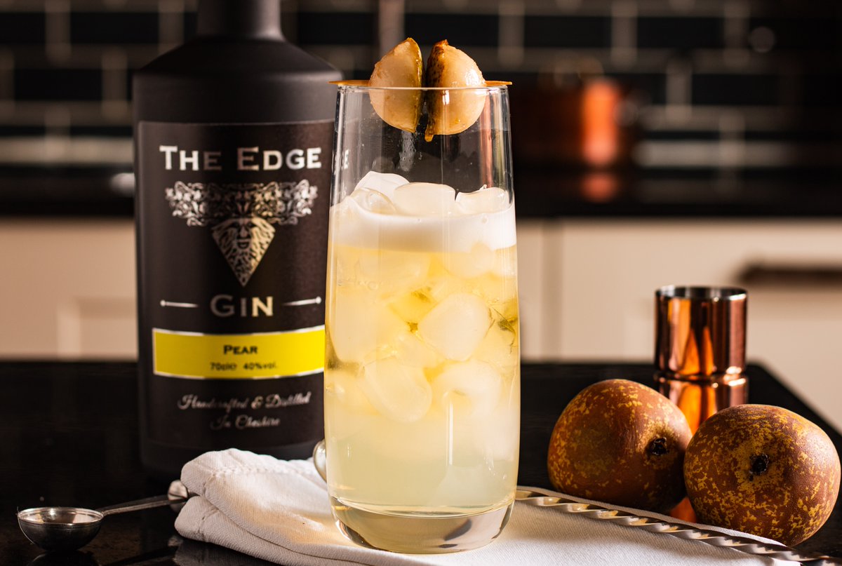 ** Escalier ** <a href="/merlinfdc4/">Merlin 🎇 Griffiths</a> cocktail using our gin from <a href="/theedgegin/">The Edge Distillery</a>. Pears meet apples on the stairs: noseychef.com/2025/11/08/esc… #gin #cocktail #cider #autumncocktails