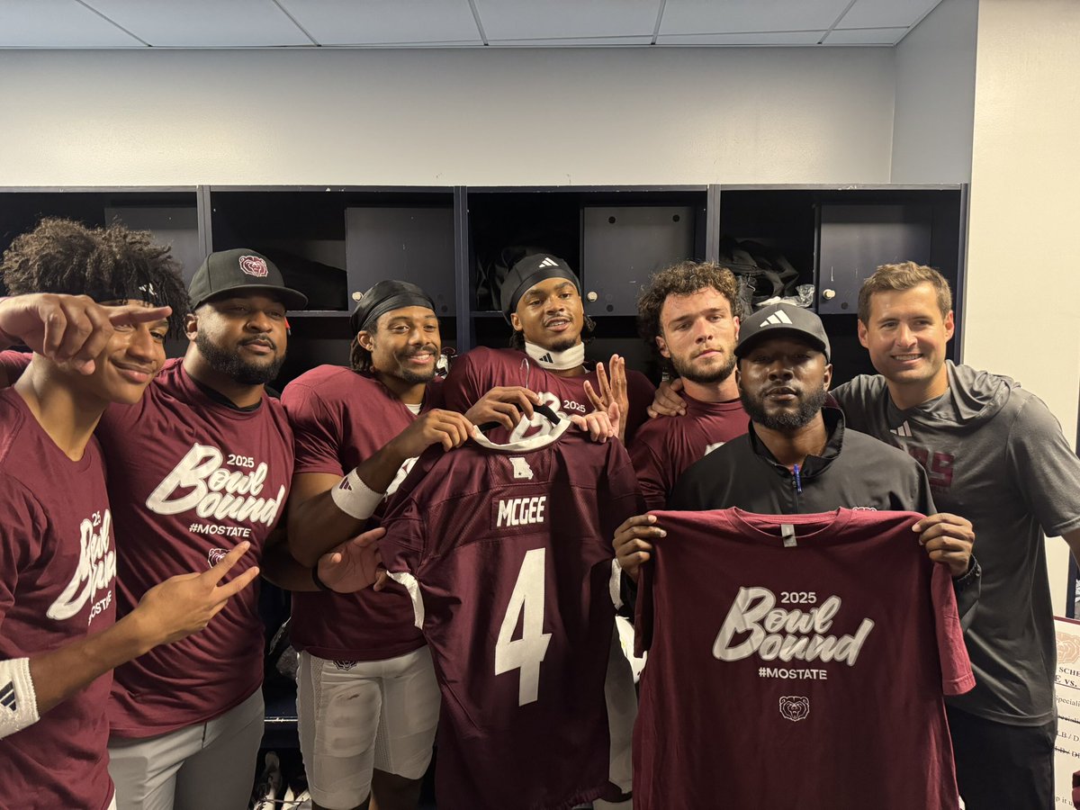 CoachAWestbrook's tweet photo. Fight hard enough, long enough — good things will happen. Proud to be associated with this program.  #BowlBound #OutHitOutHustle @MoStateFootball https://t.co/H0uBu47POe