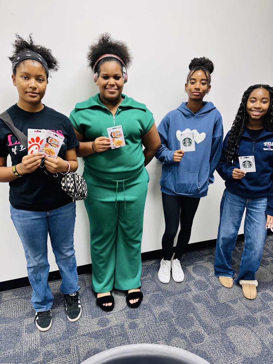 DistinctlyHIS tweet media