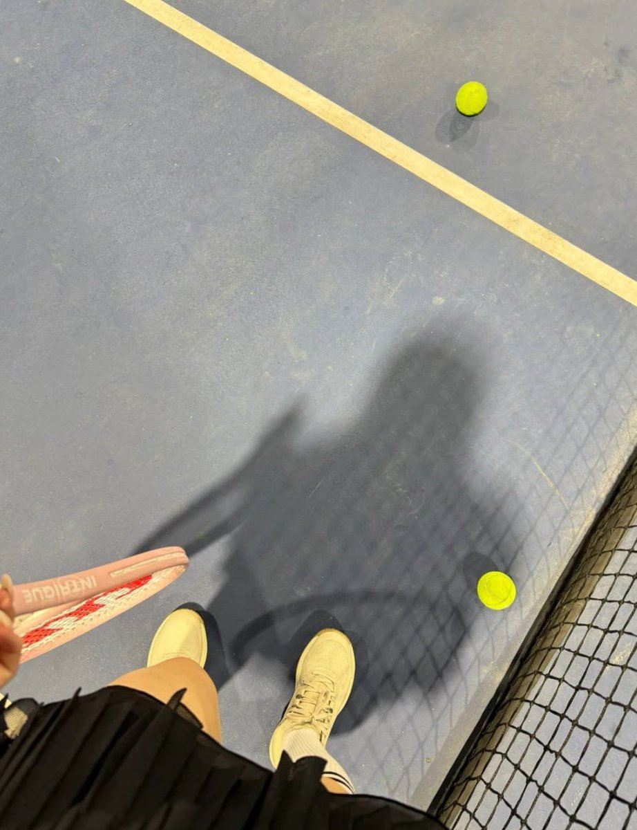 juliaguedes16's tweet image. Messy bun, focused mind 👱‍♀️🎯 #MatchMode