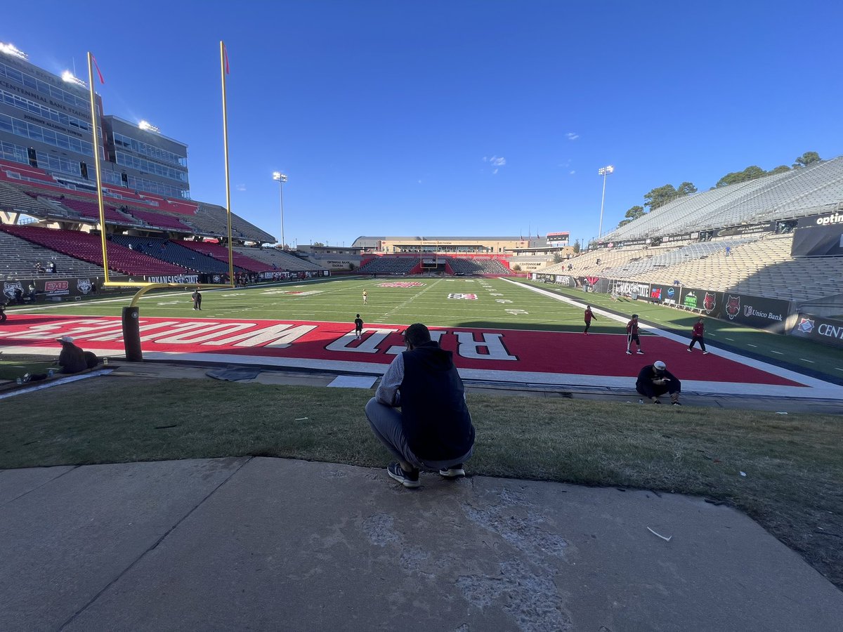 Snapped this photo today…that’s <a href="/jmcclain_USM/">Jeremy McClain</a> postgame having a moment! Gratitude in a moment of solitude!! Appreciate his leadership and many <a href="/USMGoldenEagles/">Southern Miss 🔝</a> should too!! #SMTTT 🫡🦅