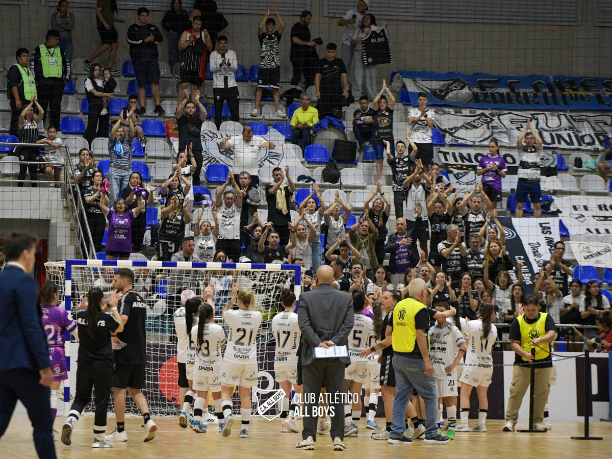 caallboys's tweet image. Floresta está orgullosa de ustedes 😍

🤍🖤 #SoyDeAllboys 🤍🖤