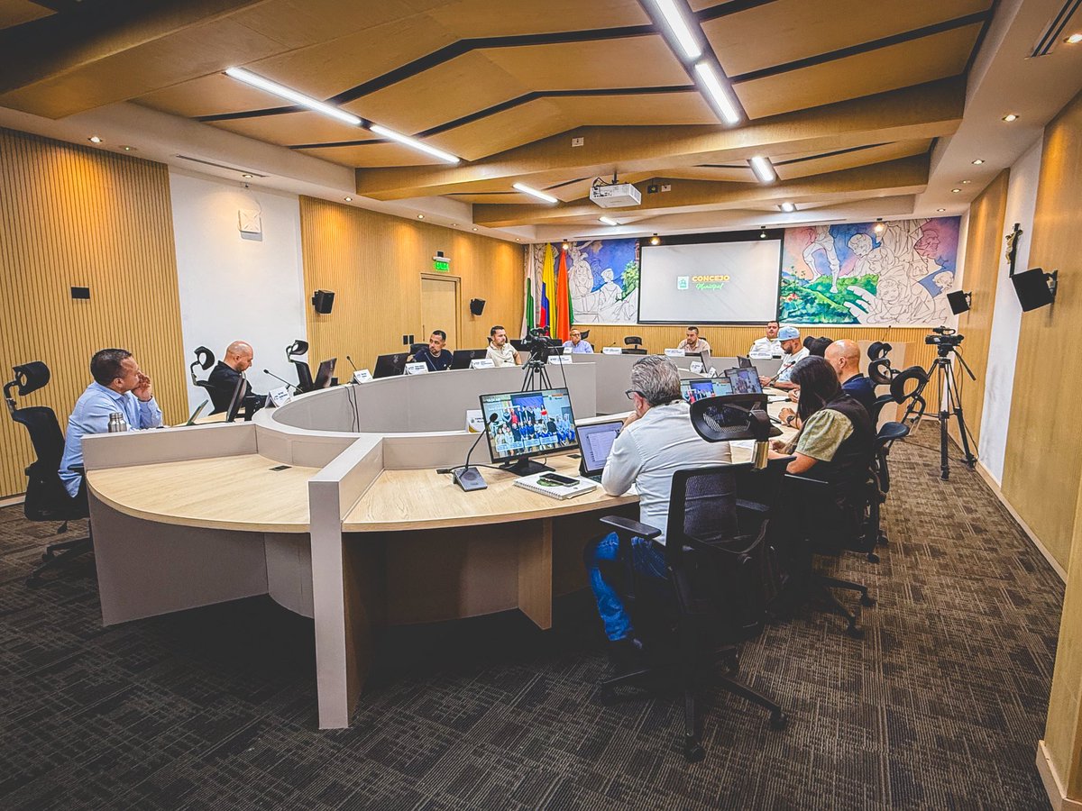 concejosabaneta's tweet photo. Ayer abrimos las puertas del nuevo Recinto Octavio Trujillo González, un espacio destinado al diálogo, los debates y la participación ciudadana.

Iniciamos nuestra labor con la aprobación de las actas del Concejo 2025, avanzando con compromiso y responsabilidad por nuestra ciudad https://t.co/6XBhdSxzLY