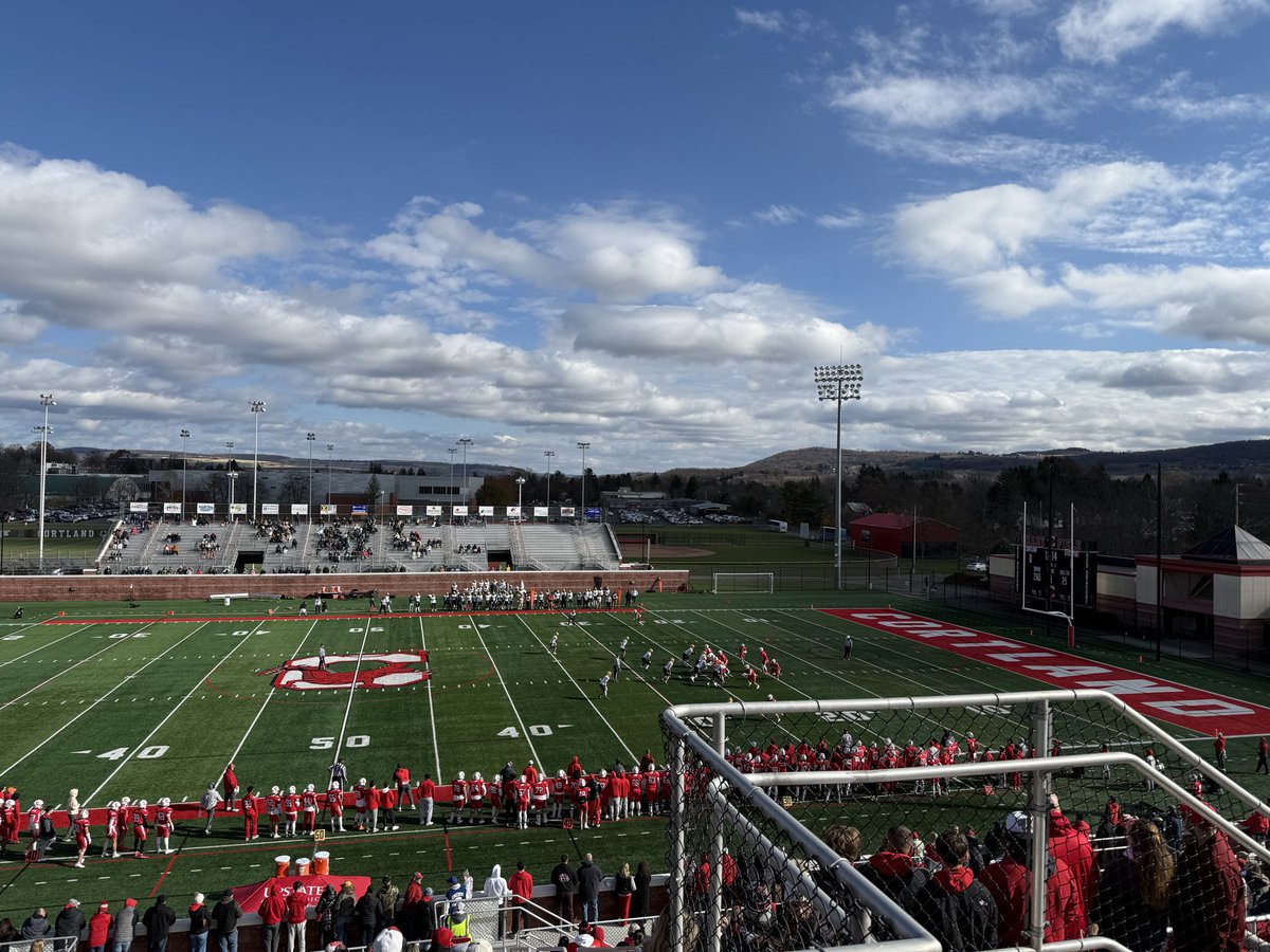 arigefell77's tweet photo. I had a great time getting to see what Cortlands gameday atmosphere was like today! Thank you to @Coach_Chy @Coach_Mro @_Coach_Mack and the entire staff for making it happen! #reddragons https://t.co/cFlwajJT72