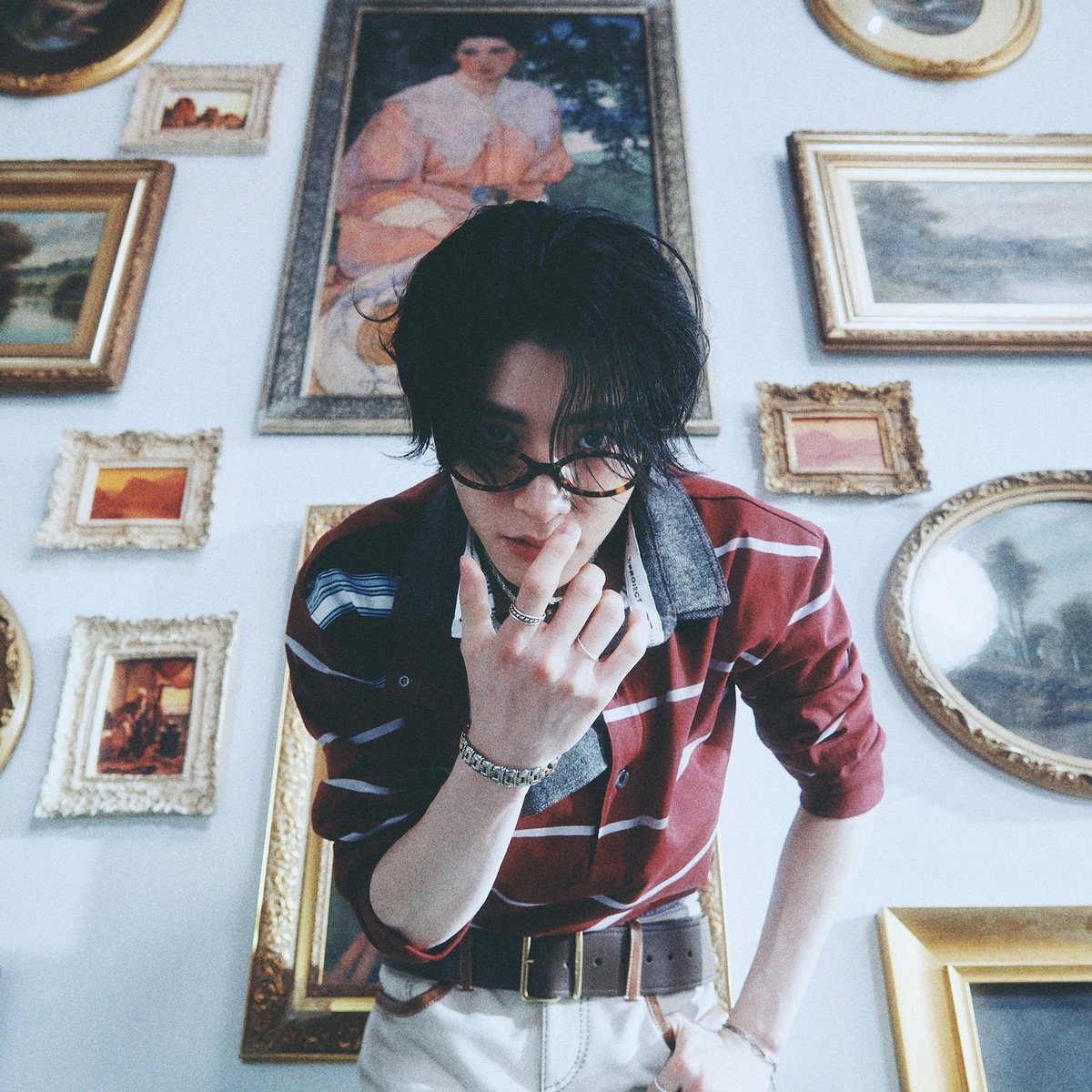 polaroidraph's tweet image. beutiful girl just touch and do it ~ VOTE FOR ENHYPEN

#ENSD #ENGENESelcaDay #ENHYPEN #ENGENE_Selca_Day #제이크 #JAKE #2025MAMAVOTE @ENHYPEN_members