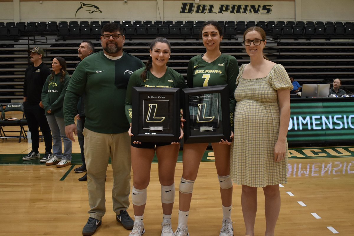Prior to today's match, we celebrated our seniors, Nil Ezgi Tasdelen and Haley Gerken, for their dedication to the Dolphins and our program!

Thank you, seniors!

#LetsGoPhins🐬