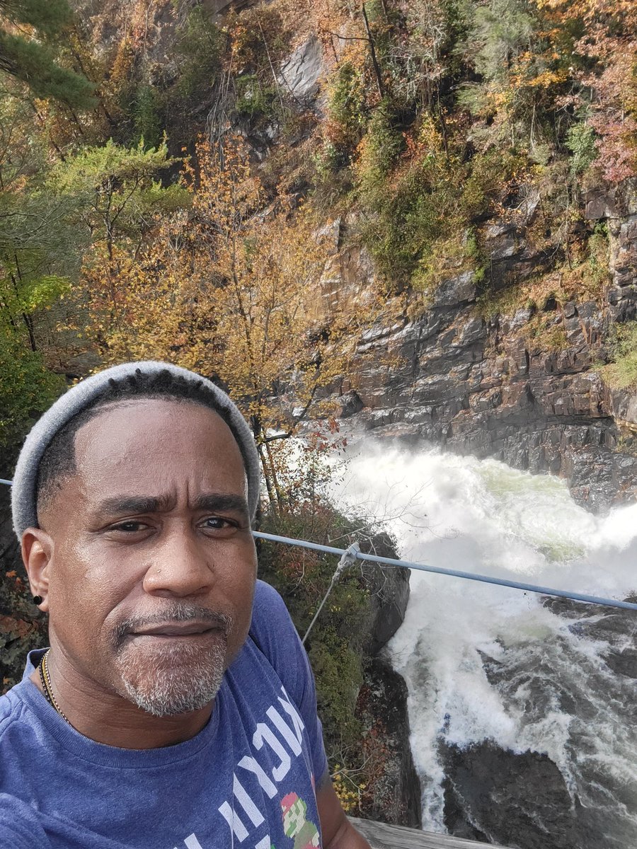 flylife03's tweet photo. Spent the first half of my Saturday out in nature simply just "B"ing during a good morning hike with some new friends. It was a nice Fall morning with the colors and weather. 
#LifeAt50 #LivinAndLovinLife #FallColors #TallulahFalls #saturdaymorning #NatureWalk https://t.co/lRNkUJiG0G