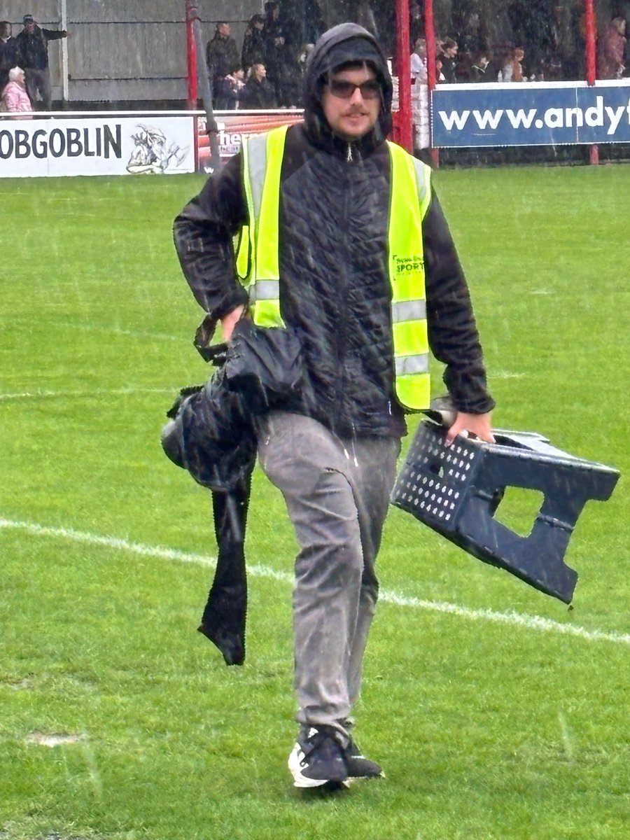 Rob_D66's tweet photo. 9th November: Rarely seen without one of his cameras and in any weather, happy birthday @focussports98 
My personal thanks for giving him the opportunities to progress and shine through his autism to @StourbridgeFC @StourbridgeWFC @StourPathway @StourStandard @BirminghamFA https://t.co/1G0rWmJyvD