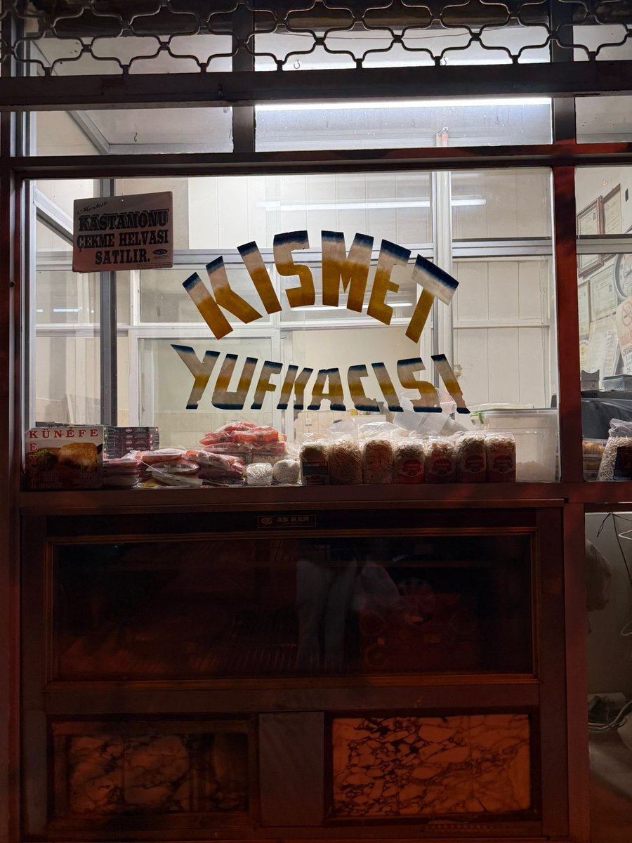 kayamerthasan_'s tweet image. Bir yerde yufkacı varsa orası halen "mahalledir".