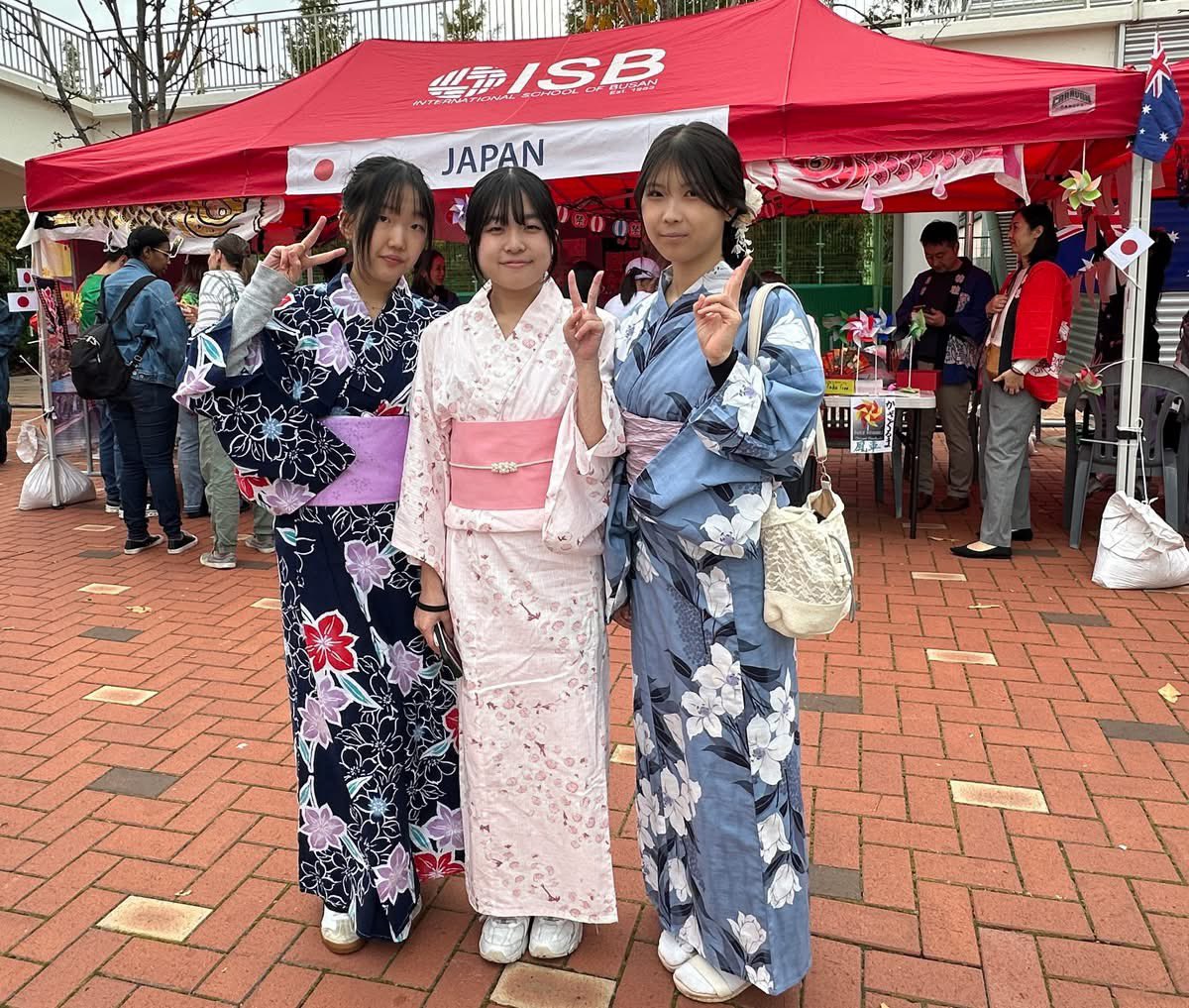 ISBLearning's tweet image. Our International Day was a celebration of global citizenship! We enjoyed a spectacular Flag Parade of 42 nations, cultural booths, and traditional games.
A huge thank you to our PTA &amp;amp; community for an unforgettable day that showcased our unity in diversity. #isblearning