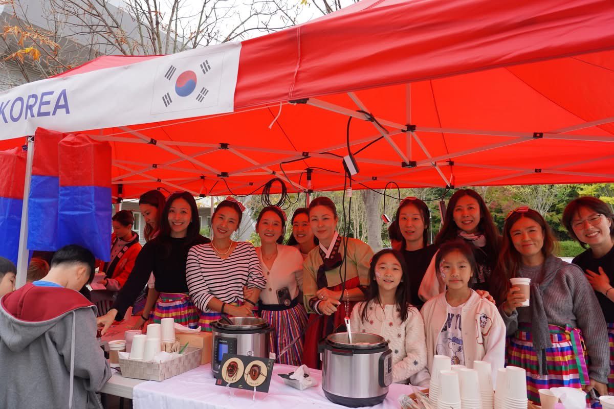 ISBLearning's tweet image. Our International Day was a celebration of global citizenship! We enjoyed a spectacular Flag Parade of 42 nations, cultural booths, and traditional games.
A huge thank you to our PTA &amp;amp; community for an unforgettable day that showcased our unity in diversity. #isblearning