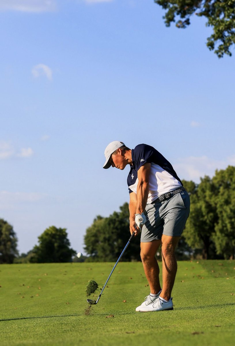 XavierMGOLF's tweet image. Congratulations to Freshman Cayse Morgan for tying the course record of 62 today @maketewah!   Cayse now shares the course record with Senior Zach Burton.