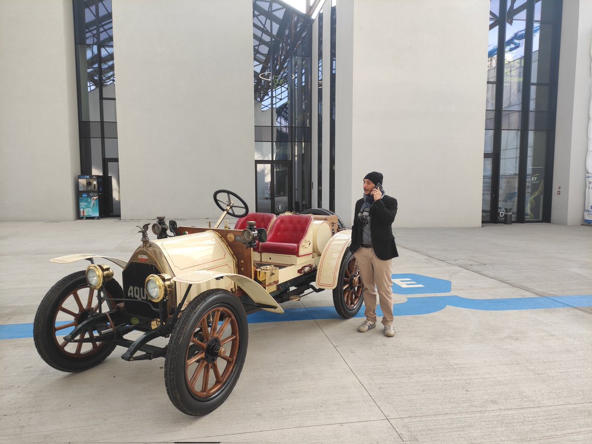 RE2000FALCO's tweet photo. Conferenza Stampa + inaugurazione mostra curata da Enzo Simonazzi presso sala conferenze Ordine Ingegneri di Reggio Emilia. https://t.co/IS53M72nZ9