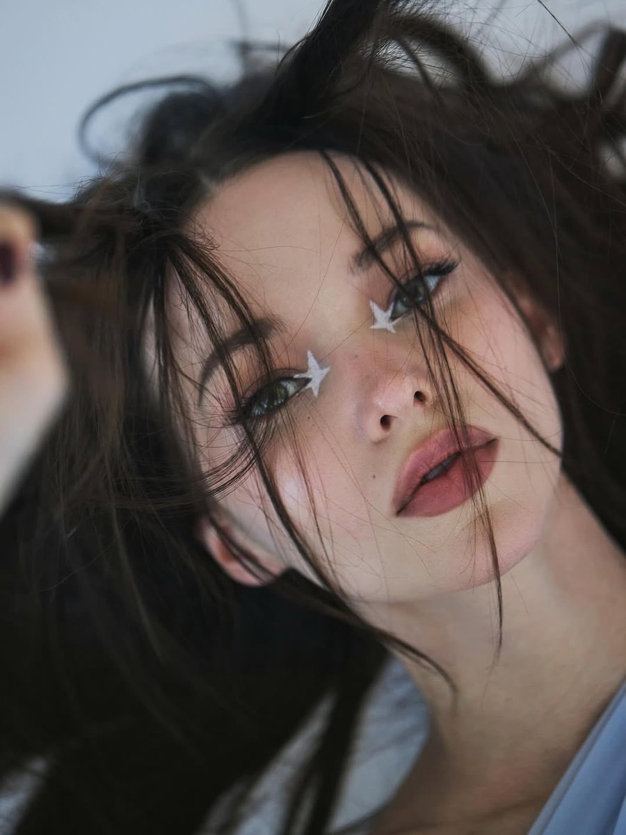Dove Cameron Charts tweet media