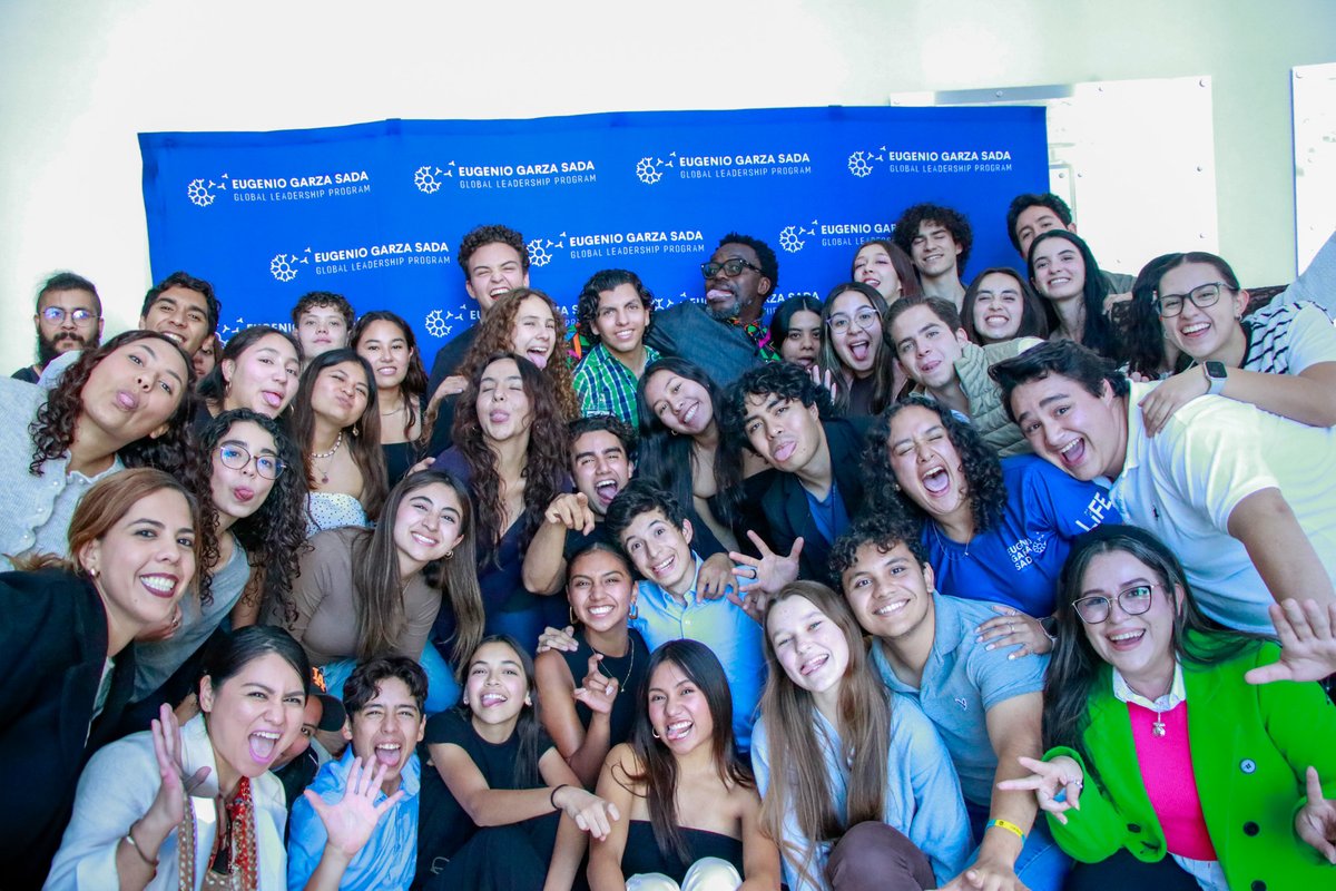 A Leadership Conversation 💬✨
El Dr. Henry Musoma, del #EGSGlobalLeadershipProgram, visitó el #TecdeMonterrey para compartir su visión sobre el #LiderazgoHumanista y fortalecer los lazos con nuestra comunidad. 💡🌍

#LiderazgoConPropósito #ComunidadTec