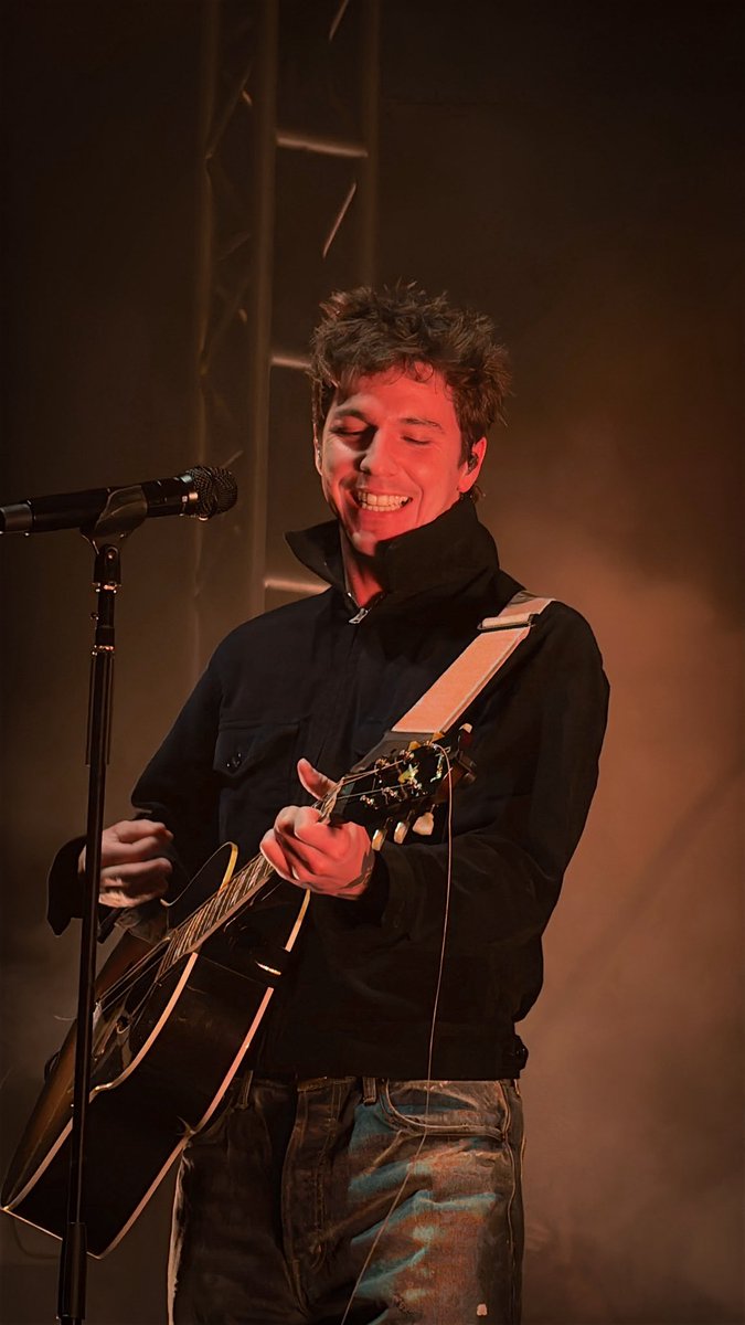 tpwkmeg's tweet photo. some pics of role model tonight 🤭 #nplt #noplaceliketour https://t.co/y6bHFD3BTH