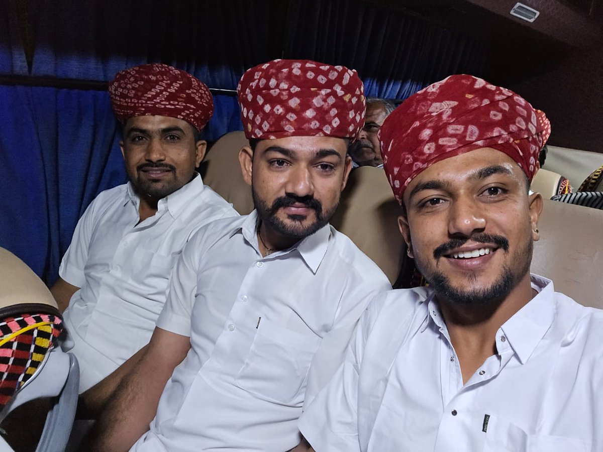 raju_balotra's tweet image. राष्ट्रीय जाट शताब्दी सम्मेलन में शामिल होने के लिए समाज के गणमान्य लोगों के साथ बालोतरा से पुष्कर के लिए प्रस्थान 🙏
#jaat 💫