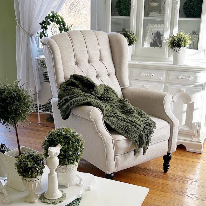 MyBeads4You_'s tweet image. This throw is just so beautiful bscozycottagecrafts.etsy.com/listing/1857... #handmade #crochet #blanket #green #earthytones #etsyshop #keepsake #throwblanket #Christmasgift #housewarminggift #giftideas #smilett23 #etsyteamunity #etsylove #CraftBizParty #holidaygifts