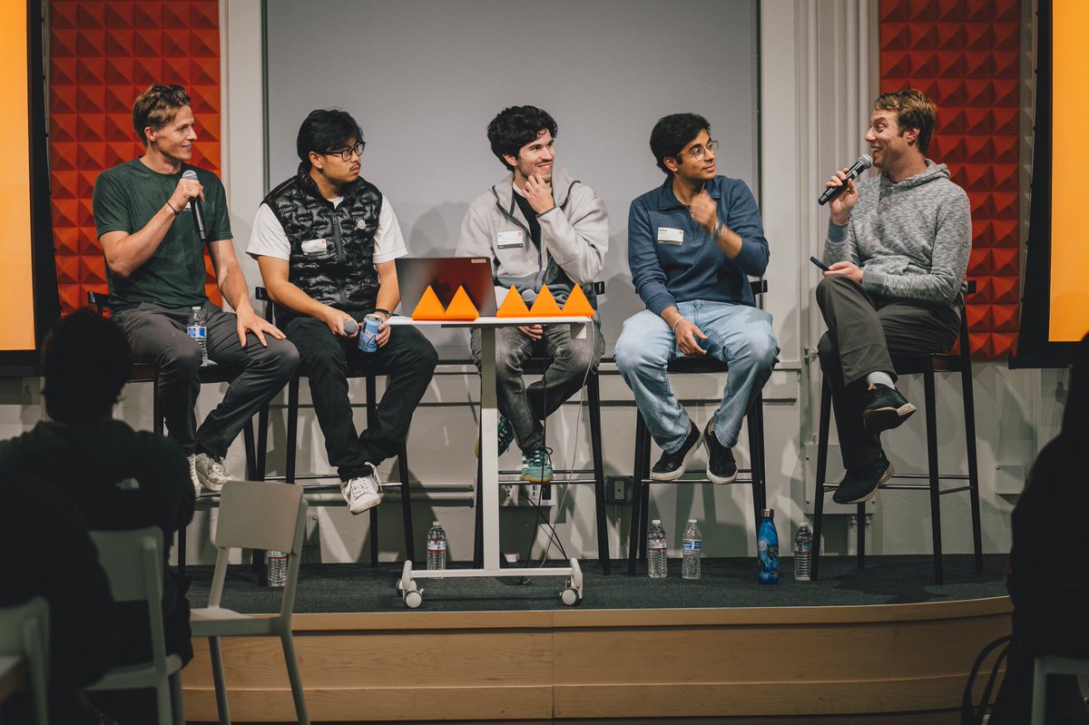 APolakof's tweet photo. Yesterday night at the @ycombinator F25 fundraising talk :) https://t.co/kzG3q4YofX