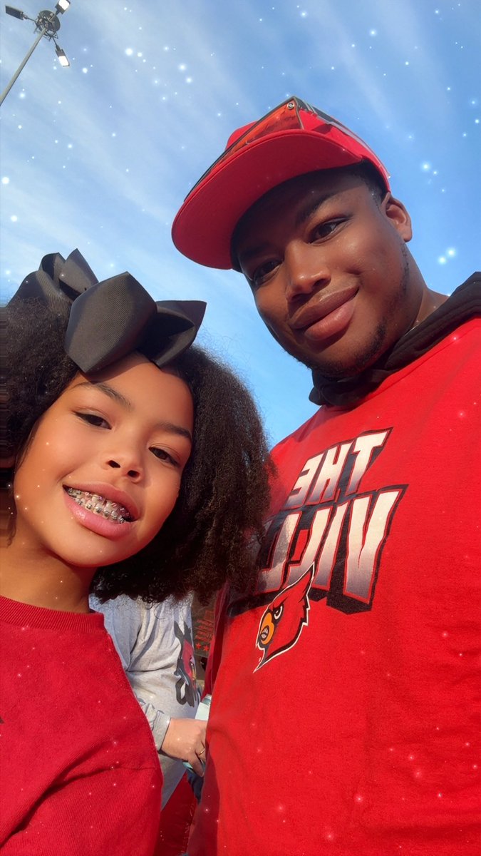 MinisterD24's tweet photo. @LouisvilleFB #GoCards #BeatCAL #L1C4 https://t.co/SLLAsQSjqK