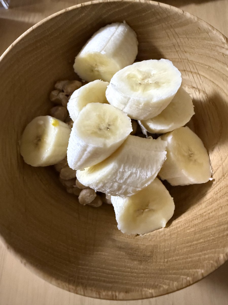 おは納豆
中国人の友人に教えてもらった納豆バナナ
もう少しつぶしても良かったか🙄
悪くはないw