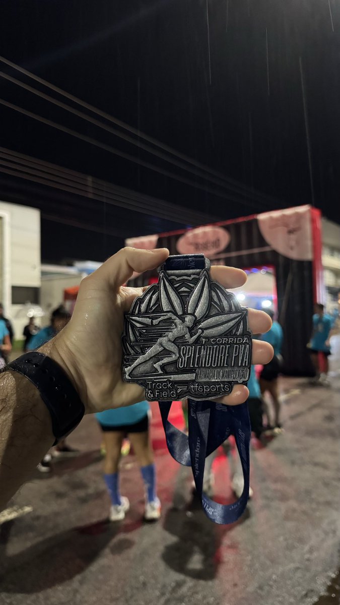 bnopski's tweet photo. Veio aí - os primeiros 7km ( 49:47 - com direito a chuva 🌧️) https://t.co/07Cl9YNoOW
